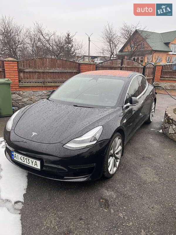 Седан Tesla Model 3 2019 в Сквирі