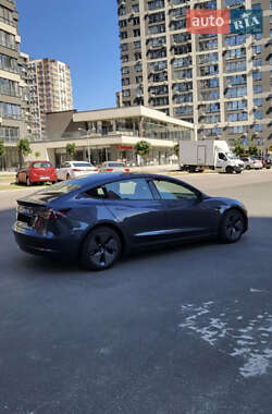 Седан Tesla Model 3 2021 в 