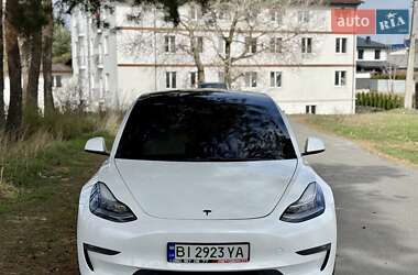 Седан Tesla Model 3 2020 в 