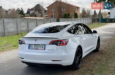 Седан Tesla Model 3 2020 в 