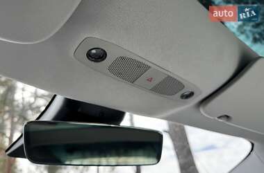 Седан Tesla Model 3 2020 в 