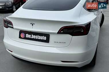 Седан Tesla Model 3 2023 в 