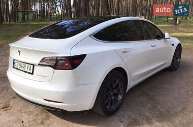Седан Tesla Model 3 2020 в 