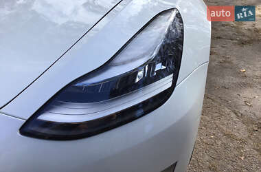 Седан Tesla Model 3 2020 в 