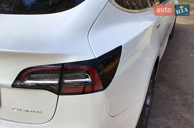 Седан Tesla Model 3 2020 в 
