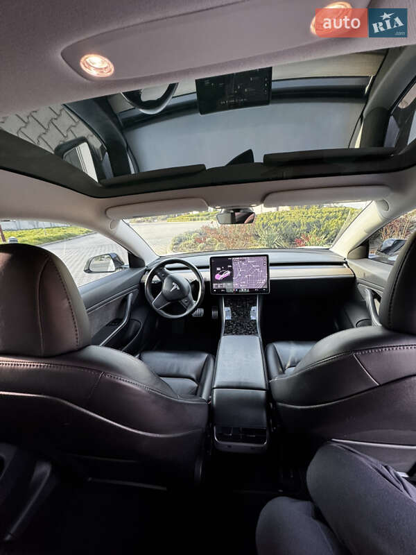 Седан Tesla Model 3 2018 в Одессе