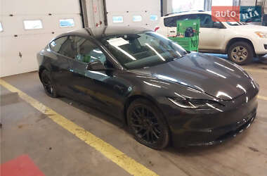 Седан Tesla Model 3 2024 в 