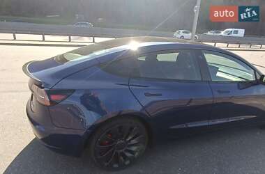 Седан Tesla Model 3 2021 в 