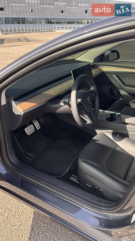 Седан Tesla Model 3 2021 в Днепре