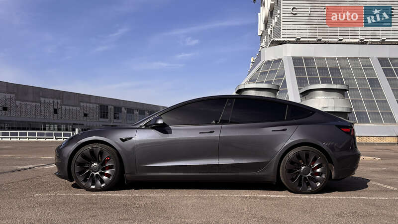 Седан Tesla Model 3 2021 в Днепре