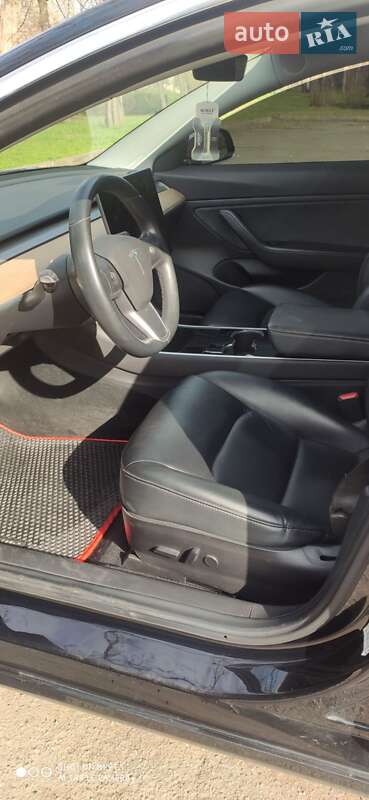 Седан Tesla Model 3 2019 в Кривом Роге