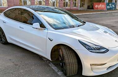 Седан Tesla Model 3 2020 в 
