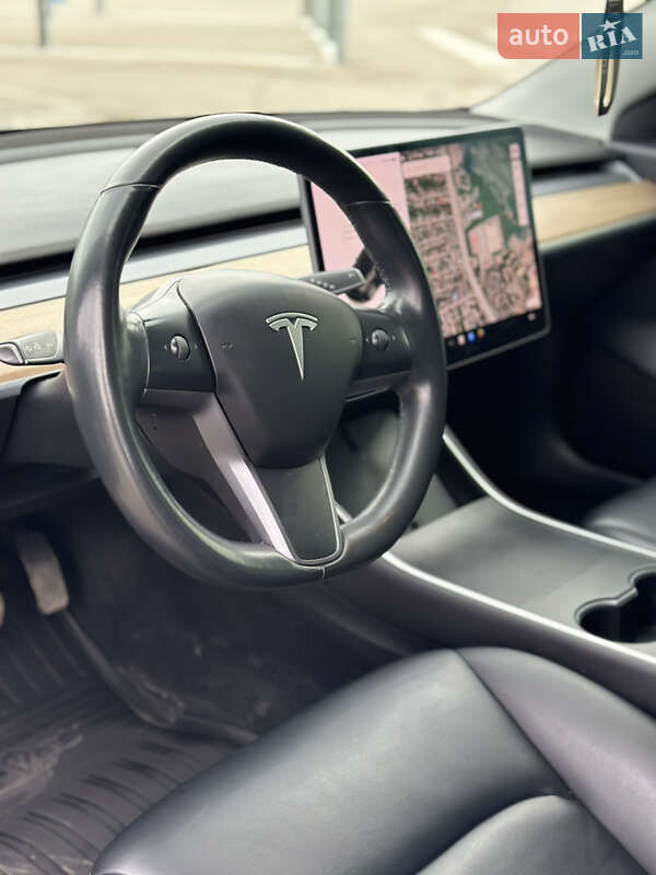 Седан Tesla Model 3 2018 в Харькове