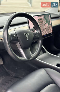 Седан Tesla Model 3 2018 в 