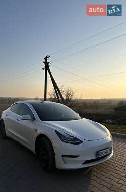 Седан Tesla Model 3 2019 в 