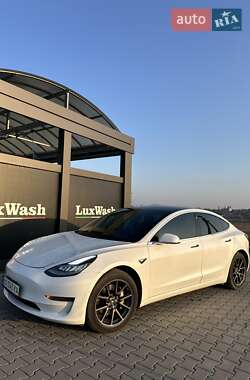 Седан Tesla Model 3 2019 в 