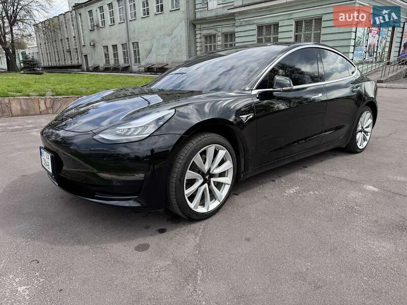 Седан Tesla Model 3 2018 в Кам'янському