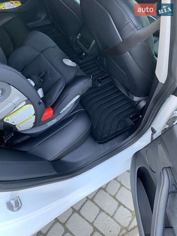 Седан Tesla Model 3 2021 в Ивано-Франковске