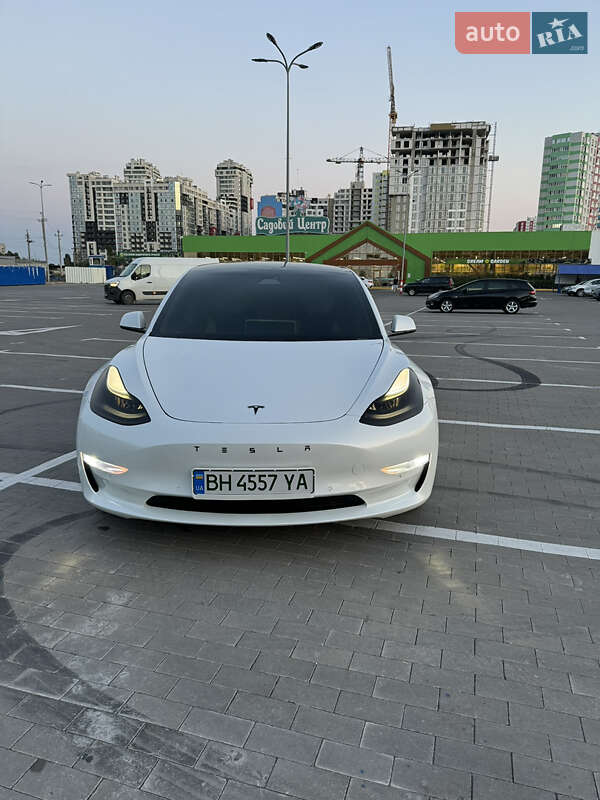 Седан Tesla Model 3 2021 в Одесі