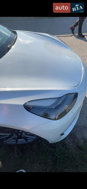 Седан Tesla Model 3 2021 в Киеве