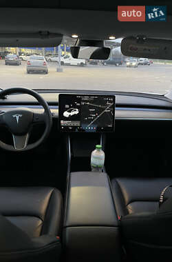 Седан Tesla Model 3 2020 в Днепре