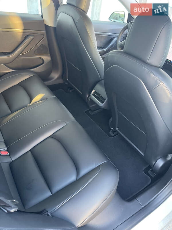 Седан Tesla Model 3 2020 в Днепре