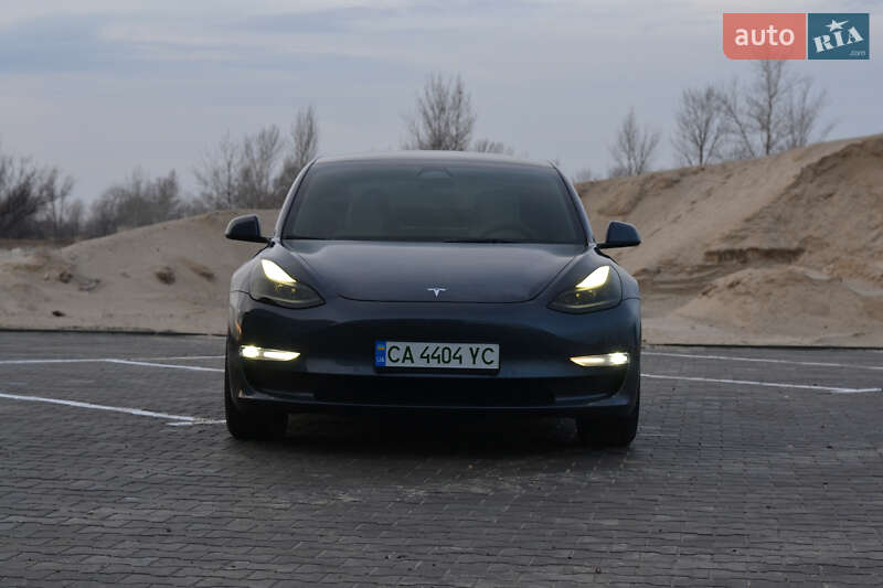 Седан Tesla Model 3 2022 в Черкассах