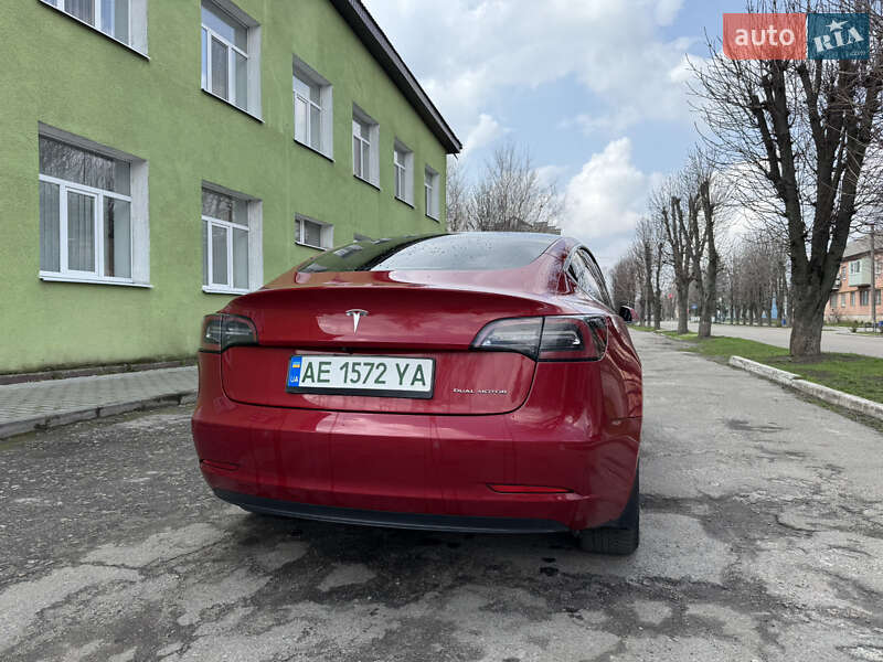 Седан Tesla Model 3 2018 в Дніпрі