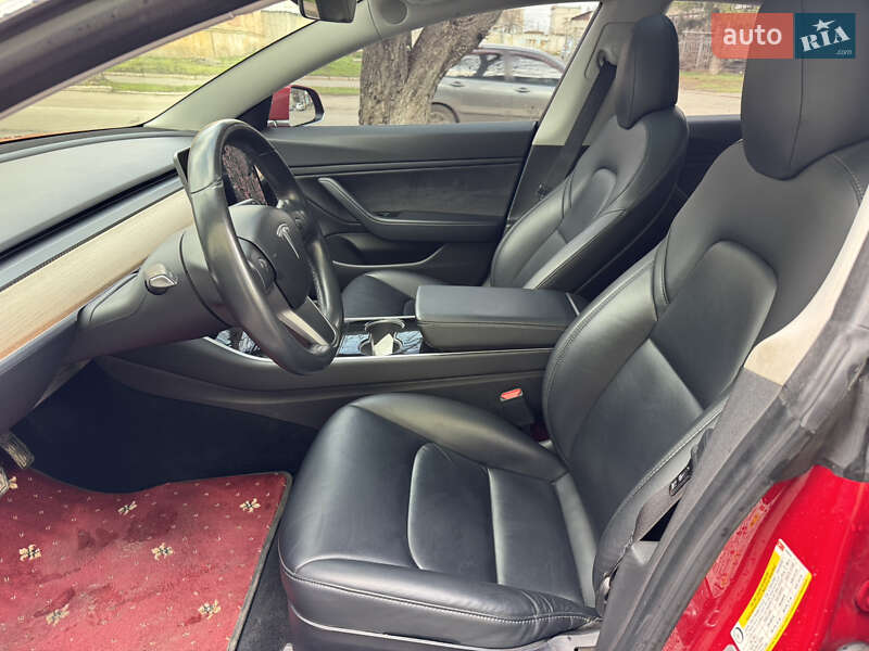 Седан Tesla Model 3 2018 в Дніпрі
