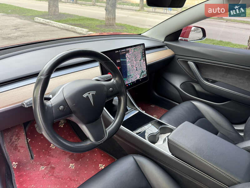 Седан Tesla Model 3 2018 в Дніпрі