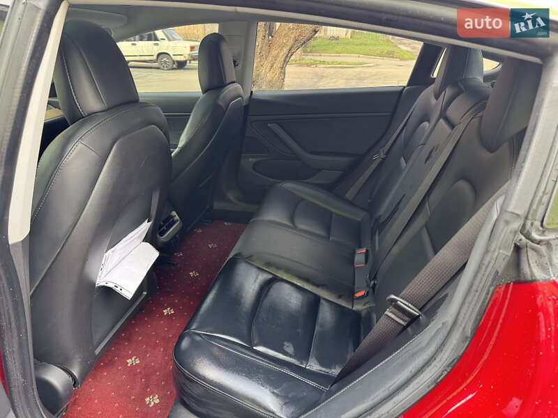Седан Tesla Model 3 2018 в Дніпрі