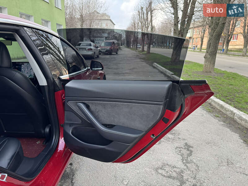Седан Tesla Model 3 2018 в Дніпрі