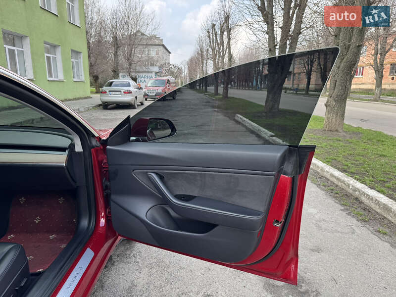 Седан Tesla Model 3 2018 в Дніпрі
