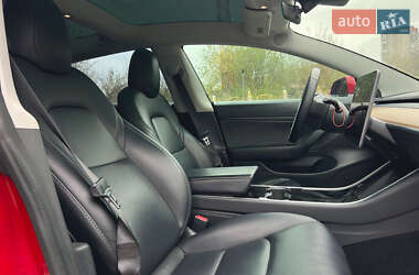 Седан Tesla Model 3 2020 в 