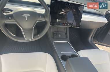 Седан Tesla Model 3 2023 в 