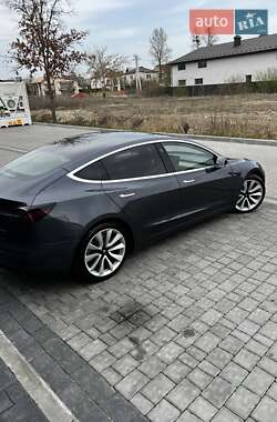 Седан Tesla Model 3 2019 в 
