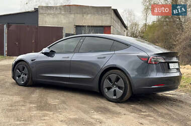 Седан Tesla Model 3 2021 в 