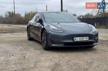 Седан Tesla Model 3 2021 в 