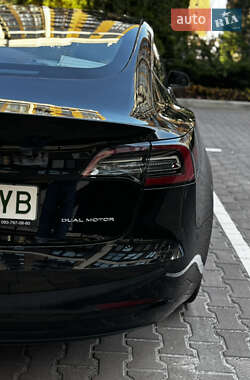 Седан Tesla Model 3 2019 в 