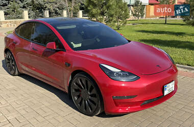 Седан Tesla Model 3 2021 в 