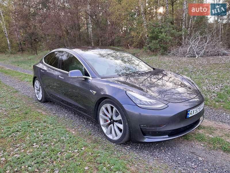Седан Tesla Model 3 2018 в 