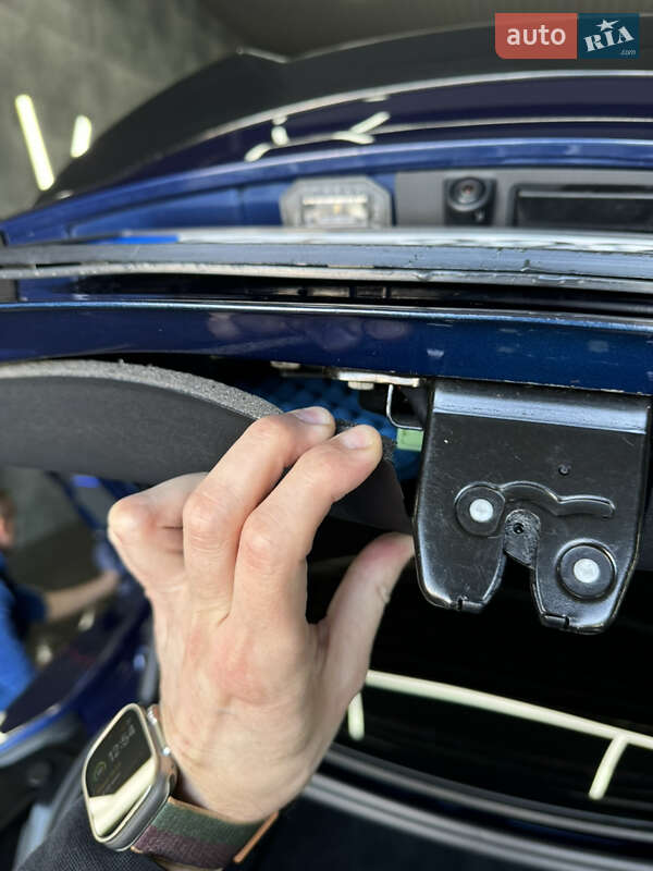 Седан Tesla Model 3 2023 в Білій Церкві