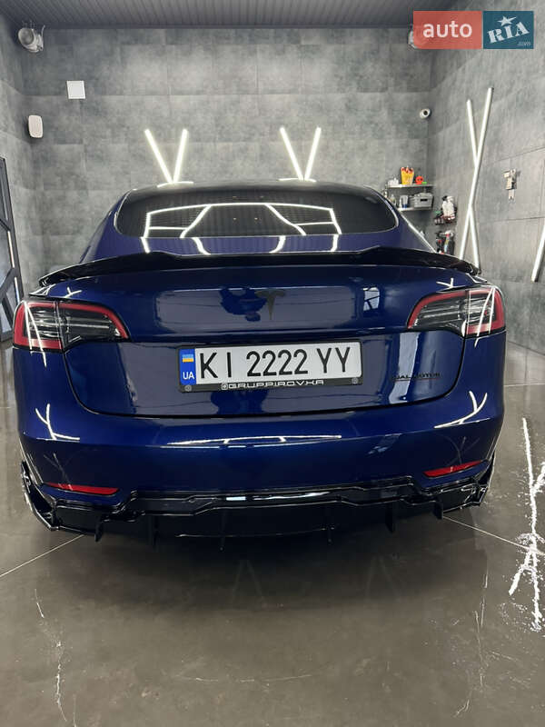 Седан Tesla Model 3 2023 в Білій Церкві