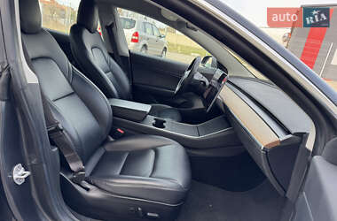 Седан Tesla Model 3 2018 в 