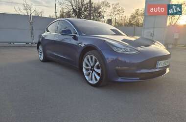 Седан Tesla Model 3 2019 в 