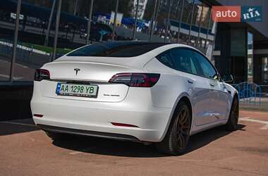 Седан Tesla Model 3 2019 в 