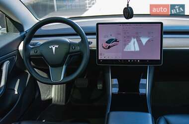 Седан Tesla Model 3 2019 в 
