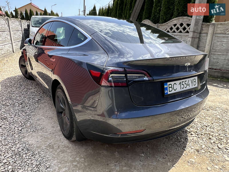 Седан Tesla Model 3 2018 в Самборе