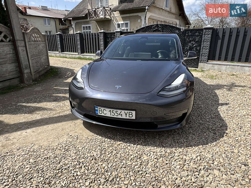 Седан Tesla Model 3 2018 в Самборе