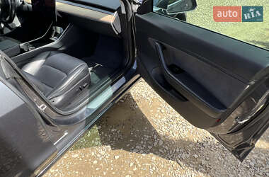 Седан Tesla Model 3 2018 в 